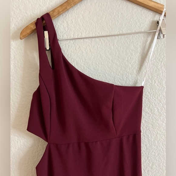 NWOT Simply Beautiful Burgundy One-Shoulder Cutout Maxi Dress - Picture 4 of 8